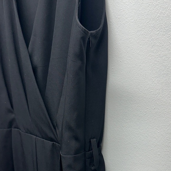 Anthropologie DREW Surplice Jumpsuit Sleeveless V-Neck Collared Black Size Large - Picture 4 of 8